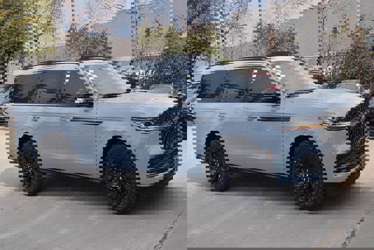 New 2025 Lincoln Navigator Reserve w/ Jet Appearance Package image 11