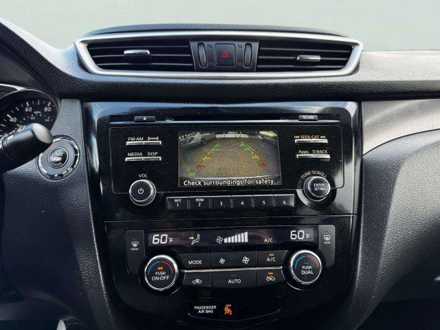 Used 2015 Nissan Rogue SV FWD image 29