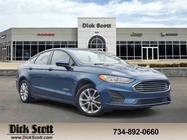 Used 2019 Ford Fusion SE image 1
