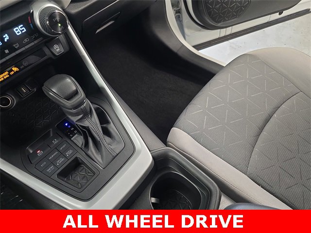Used 2021 Toyota RAV4 XLE image 25