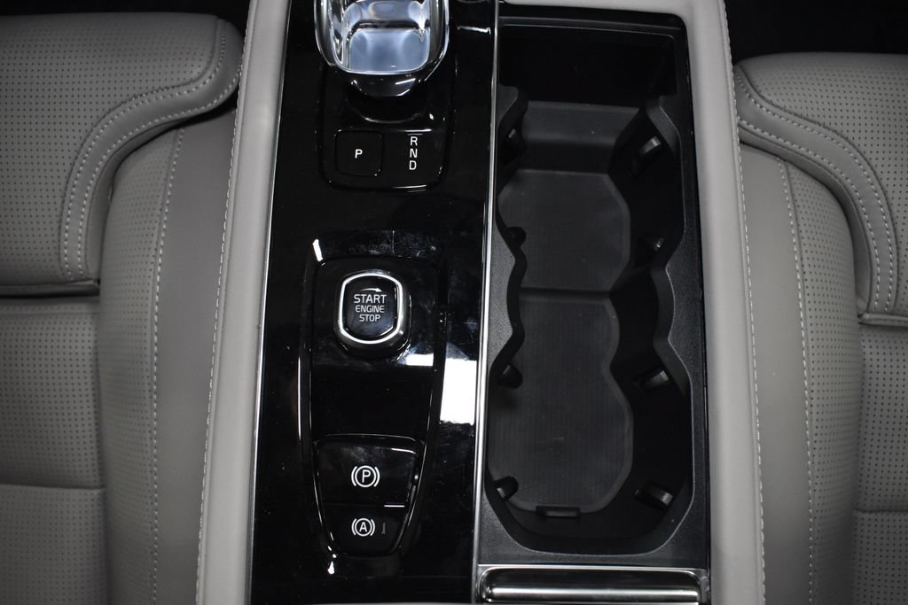 Used 2026 Volvo XC90 B6 Ultra w/ Lounge Package AWD/4WD image 33