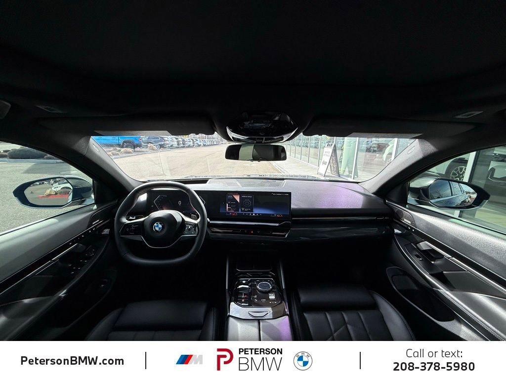Used 2025 BMW 530i xDrive image 21