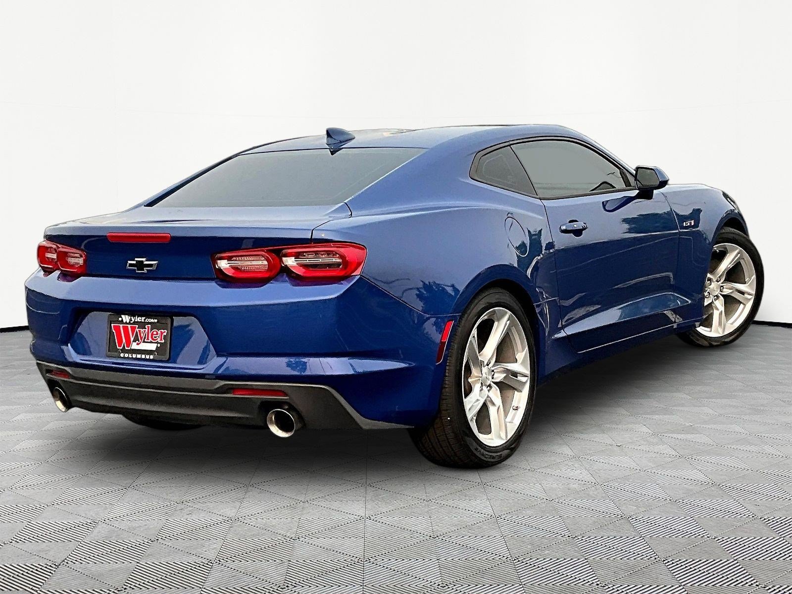 Used 2021 Chevrolet Camaro LT RWD image 6