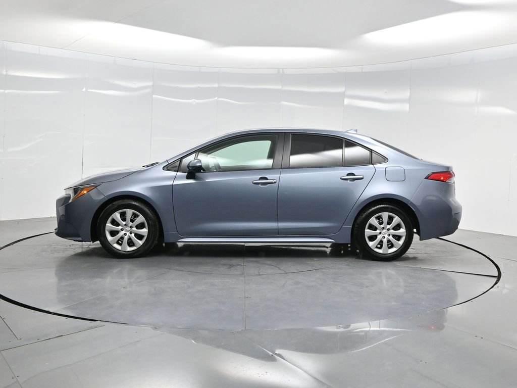 Used 2025 Toyota Corolla LE image 39