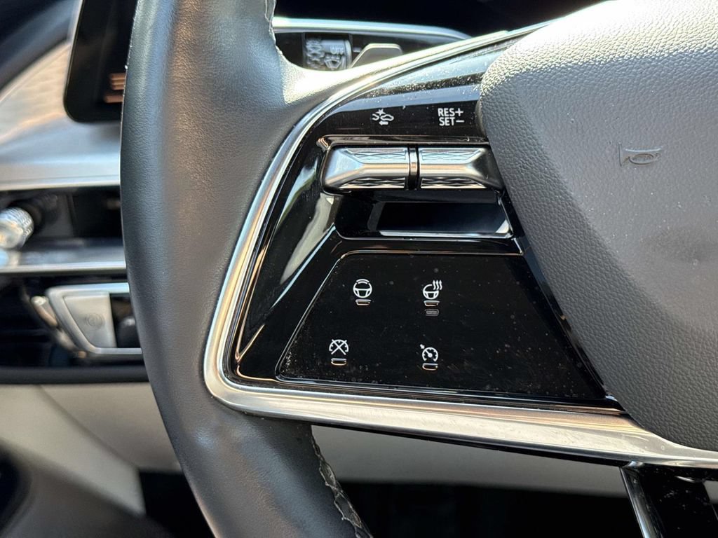 Used 2024 Cadillac Lyriq Luxury AWD/4WD image 37