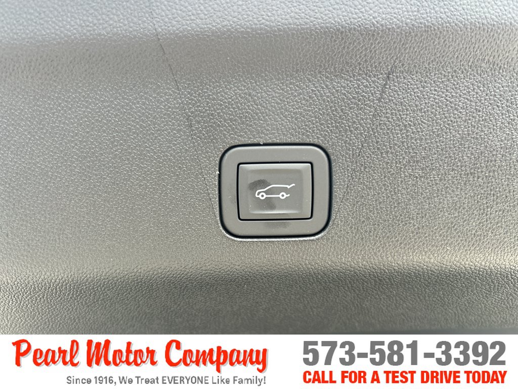 New 2026 Chevrolet Suburban Premier w/ Sun And Tow Package AWD/4WD image 26