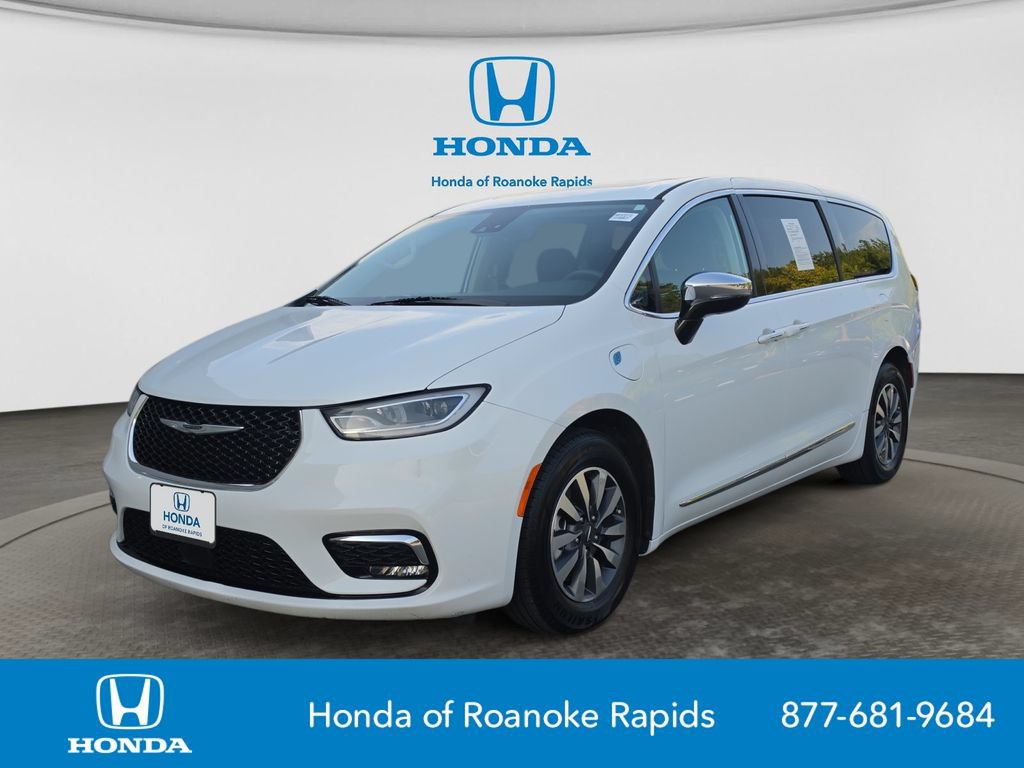 Used 2023 Chrysler Pacifica Limited FWD image 1