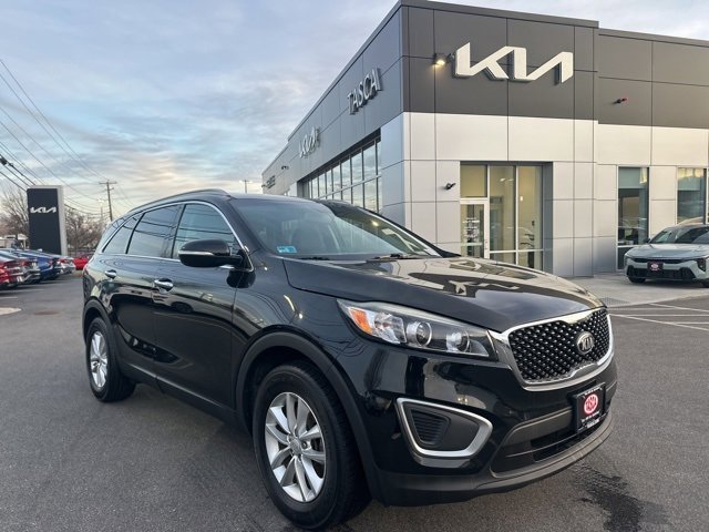Used 2017 Kia Sorento LX image 1