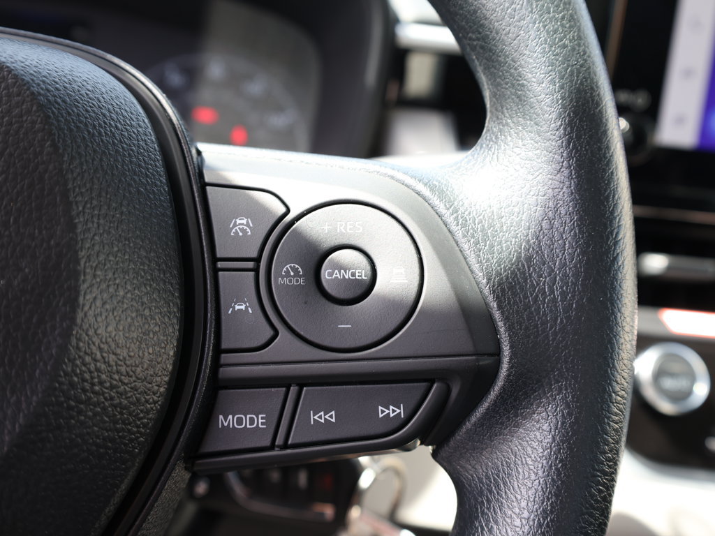 Used 2025 Toyota Corolla LE FWD image 30