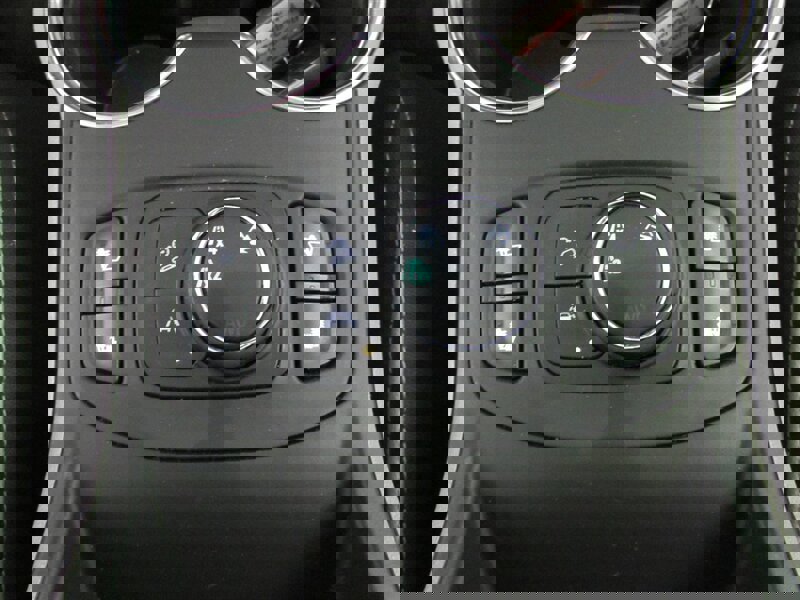 Used 2023 GMC Terrain SLT image 33