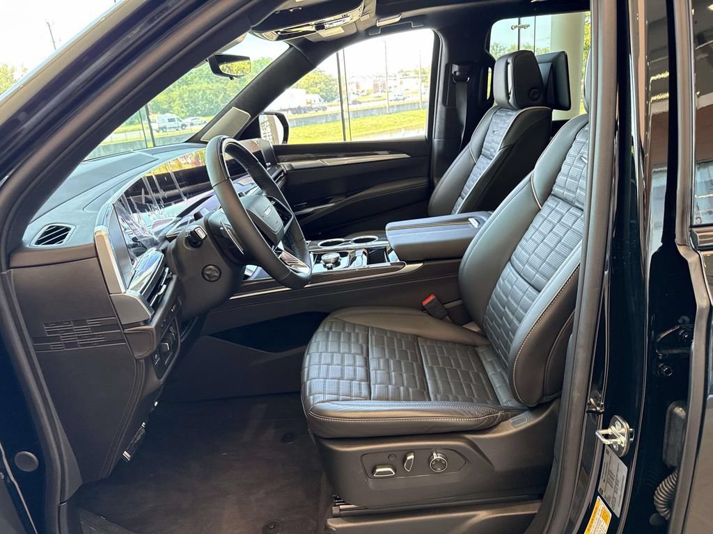 Certified 2026 Cadillac Escalade V AWD/4WD image 3