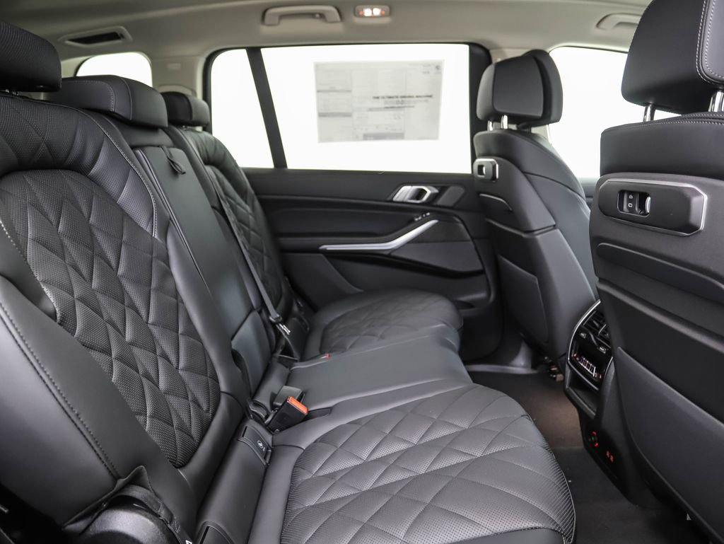 Used 2025 BMW X7 xDrive40i image 28