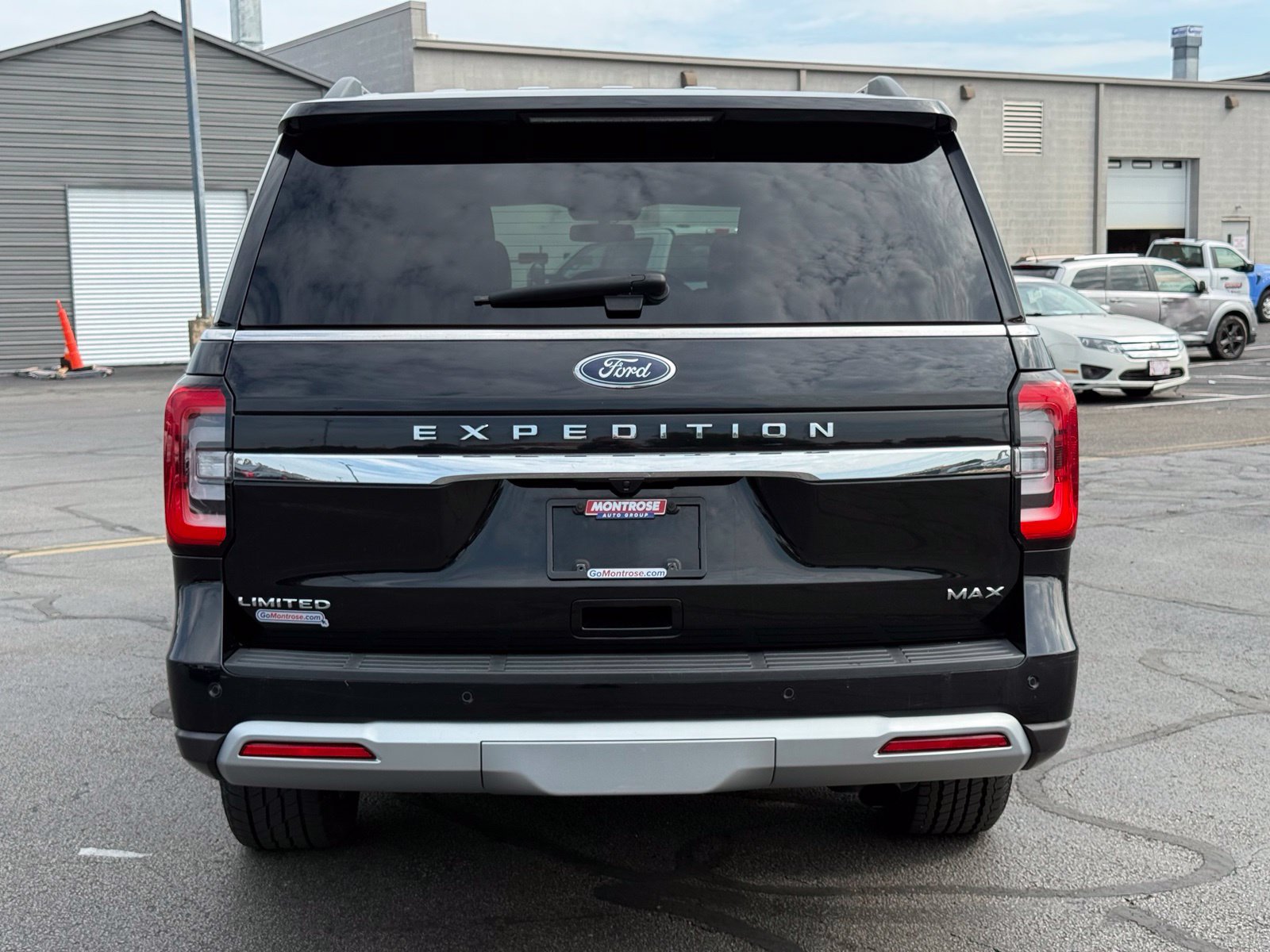 Used 2024 Ford Expedition Max Limited AWD/4WD image 5