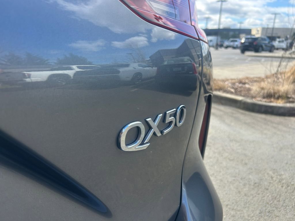 Used 2019 INFINITI QX50 Essential w/ Proactive Package AWD/4WD image 32