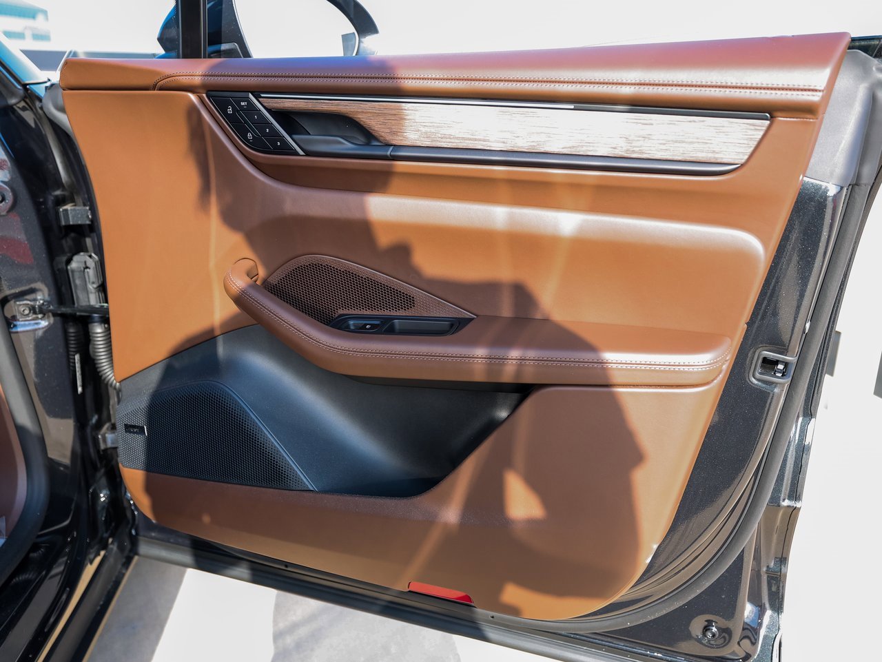 New 2025 Porsche Macan 4 Electric image 26