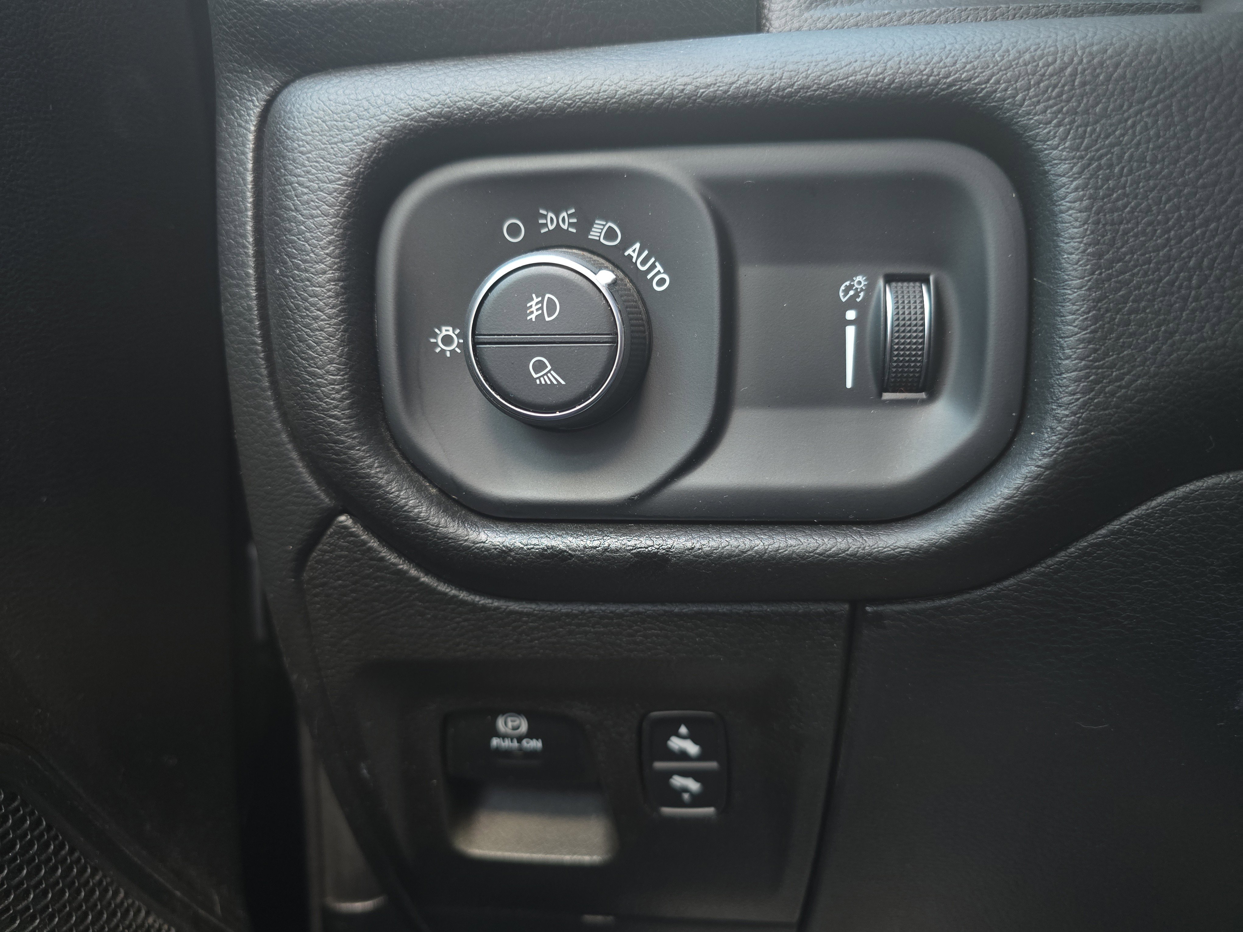 Used 2023 RAM 1500 Big Horn AWD/4WD image 19