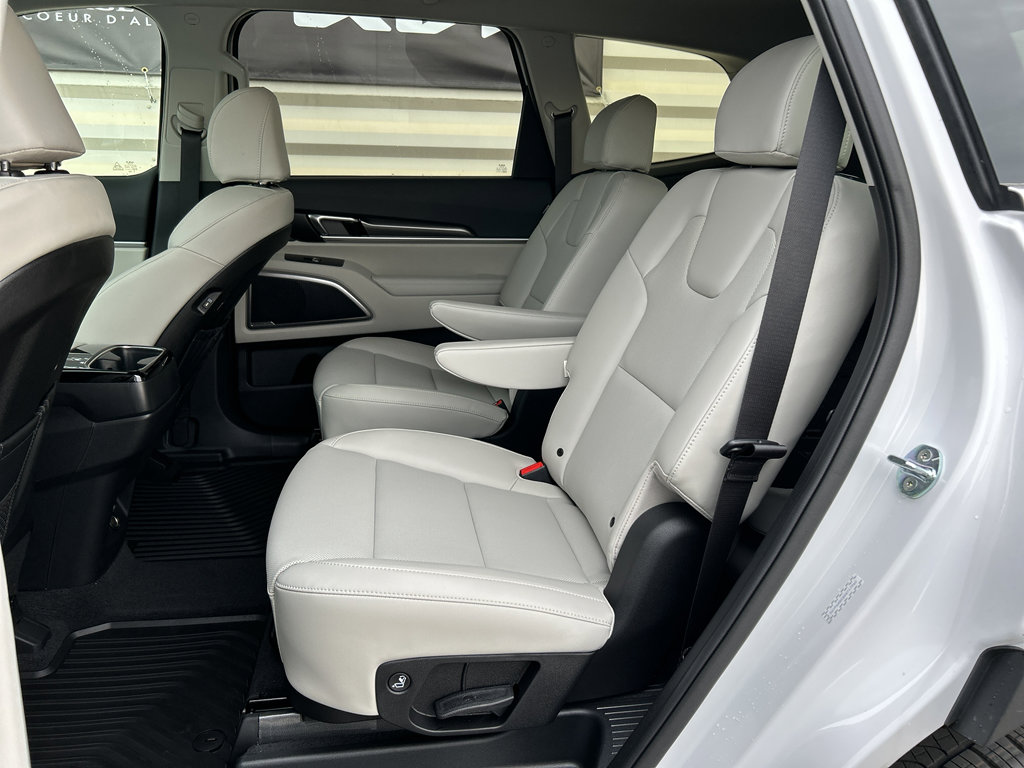 New 2025 Kia Telluride S image 11