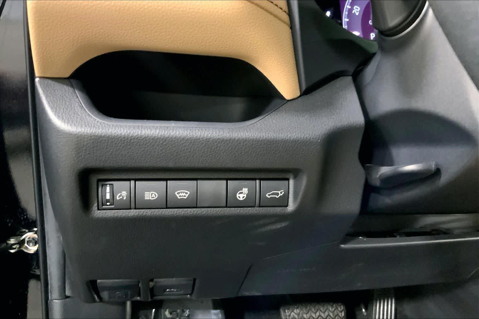 Used 2023 Toyota RAV4 XLE Premium AWD/4WD image 35