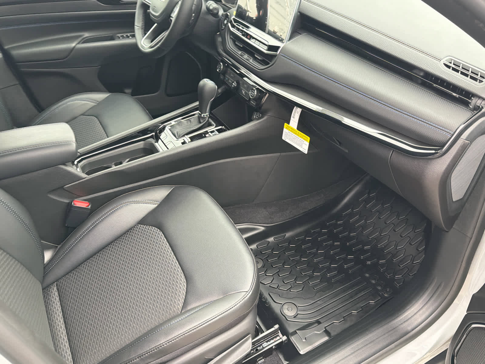 New 2026 Jeep Compass Latitude image 11