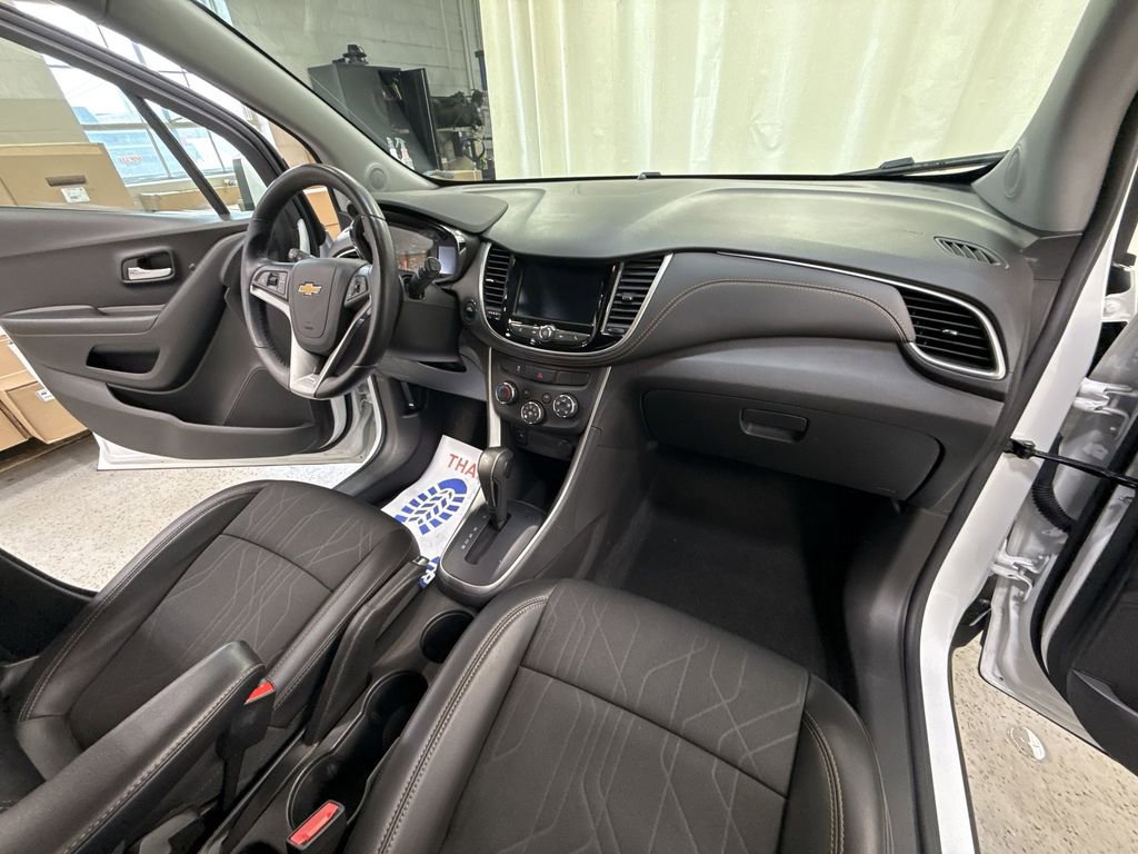 Certified 2022 Chevrolet Trax LT w/ LT Convenience Package image 38