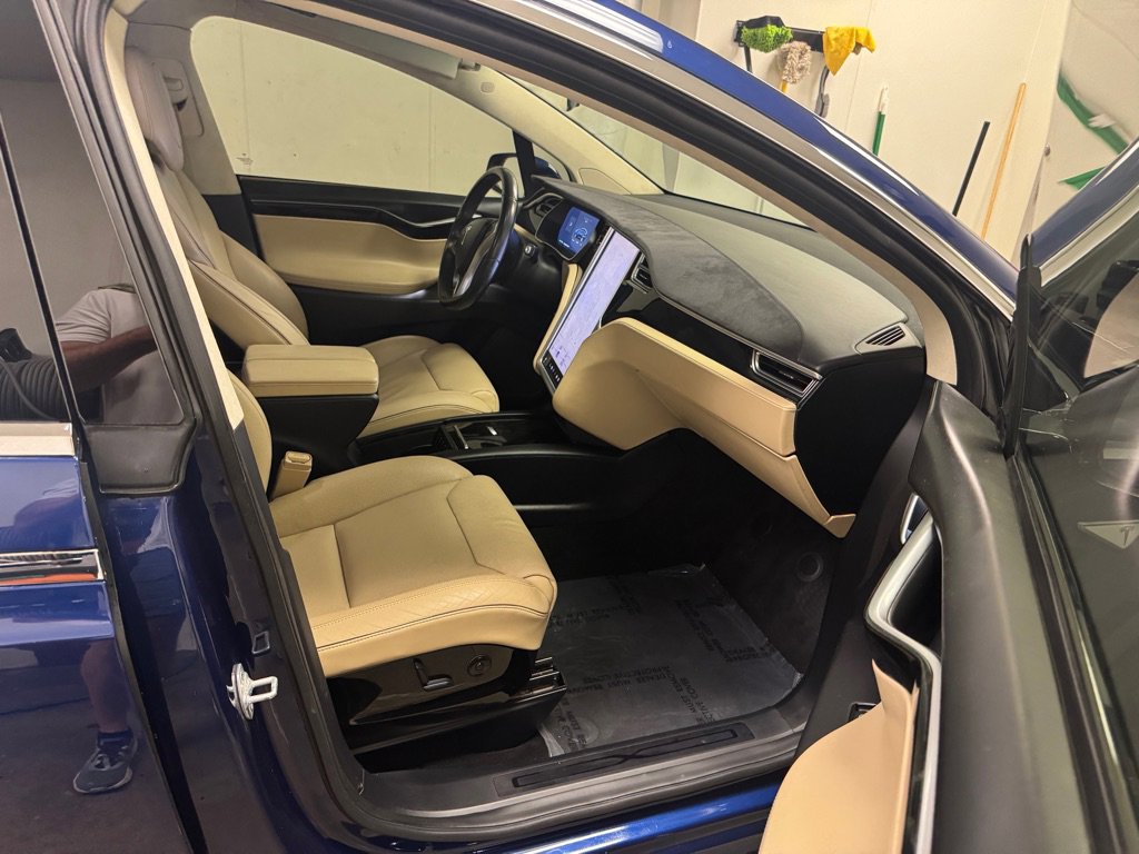 Used 2016 Tesla Model X 90D image 10