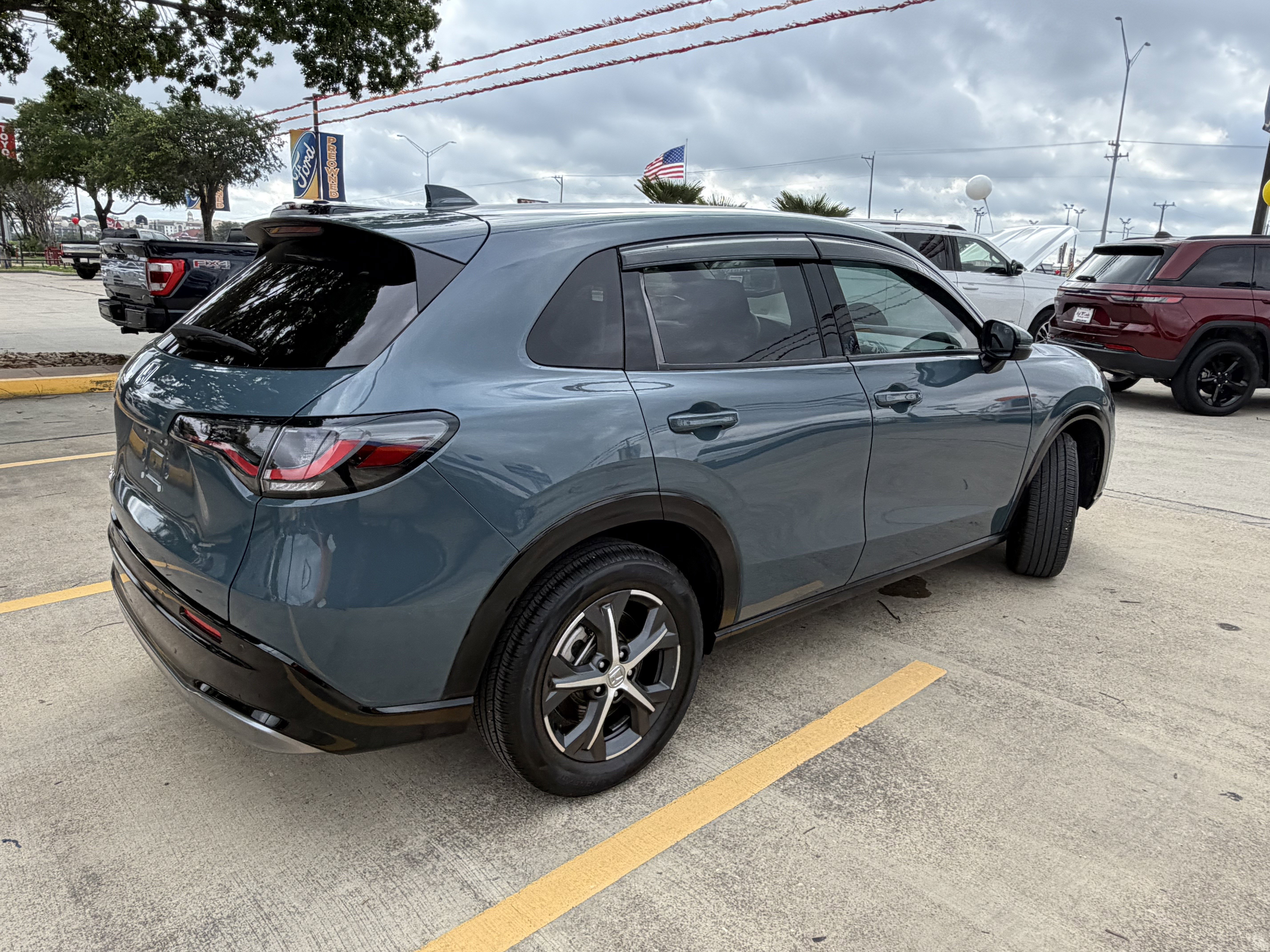 Used 2025 Honda HR-V EX-L image 5