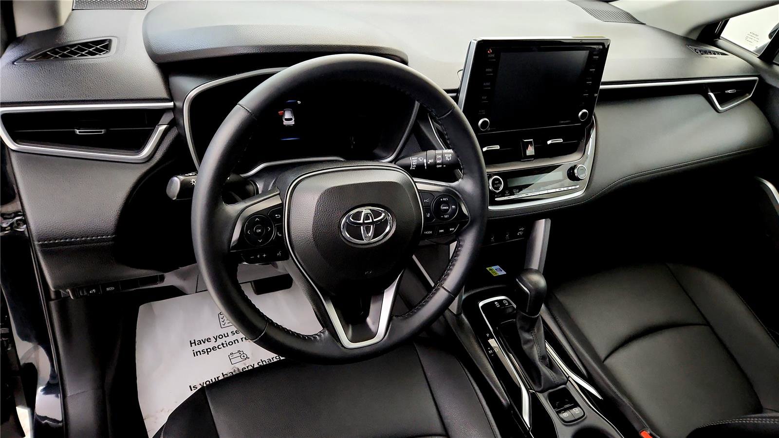 Used 2022 Toyota Corolla Cross XLE image 24