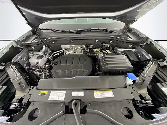 Used 2025 Volkswagen Atlas SE image 32