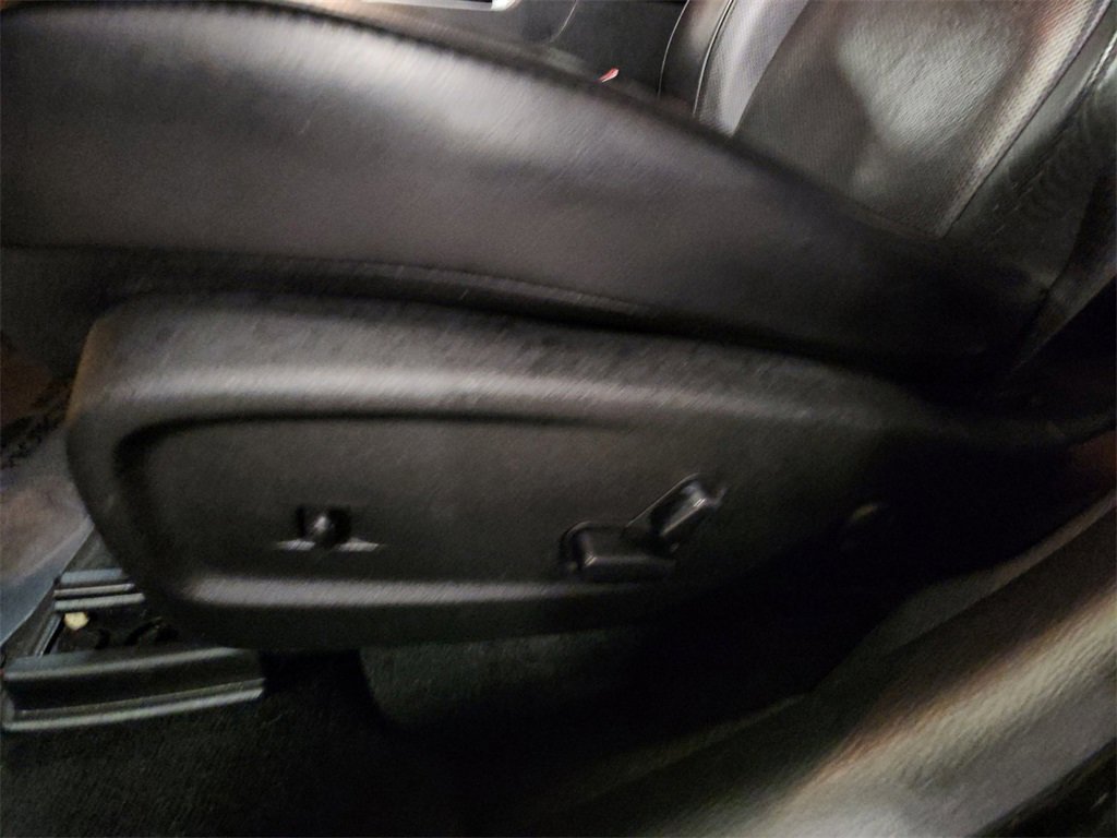 Used 2013 Chrysler 300 C image 13