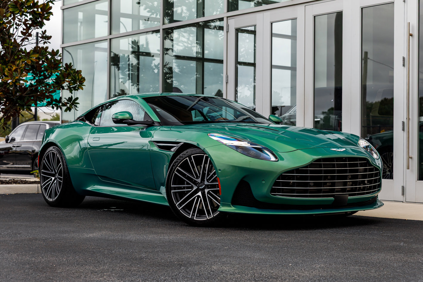 Used 2025 Aston Martin DB12 Coupe image 45