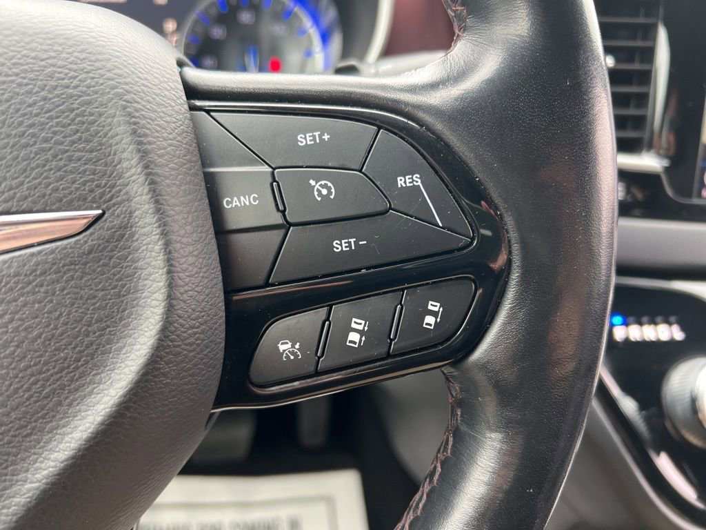 Used 2020 Chrysler Pacifica Touring-L image 19