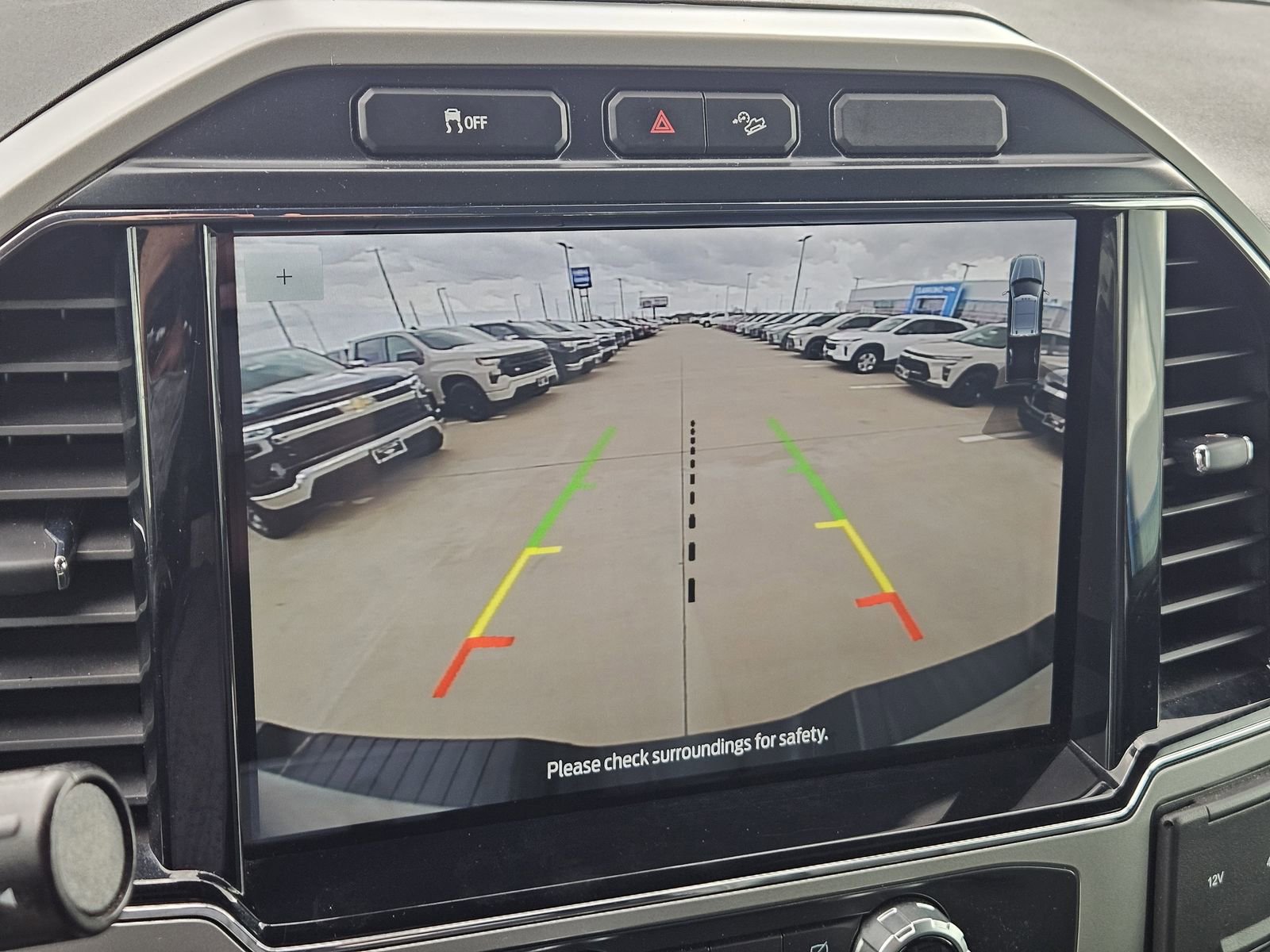 Used 2022 Ford F350 Lariat w/ Chrome Package image 21