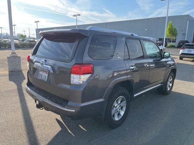 Used 2011 Toyota 4Runner SR5 w/ Convenience Pkg image 5