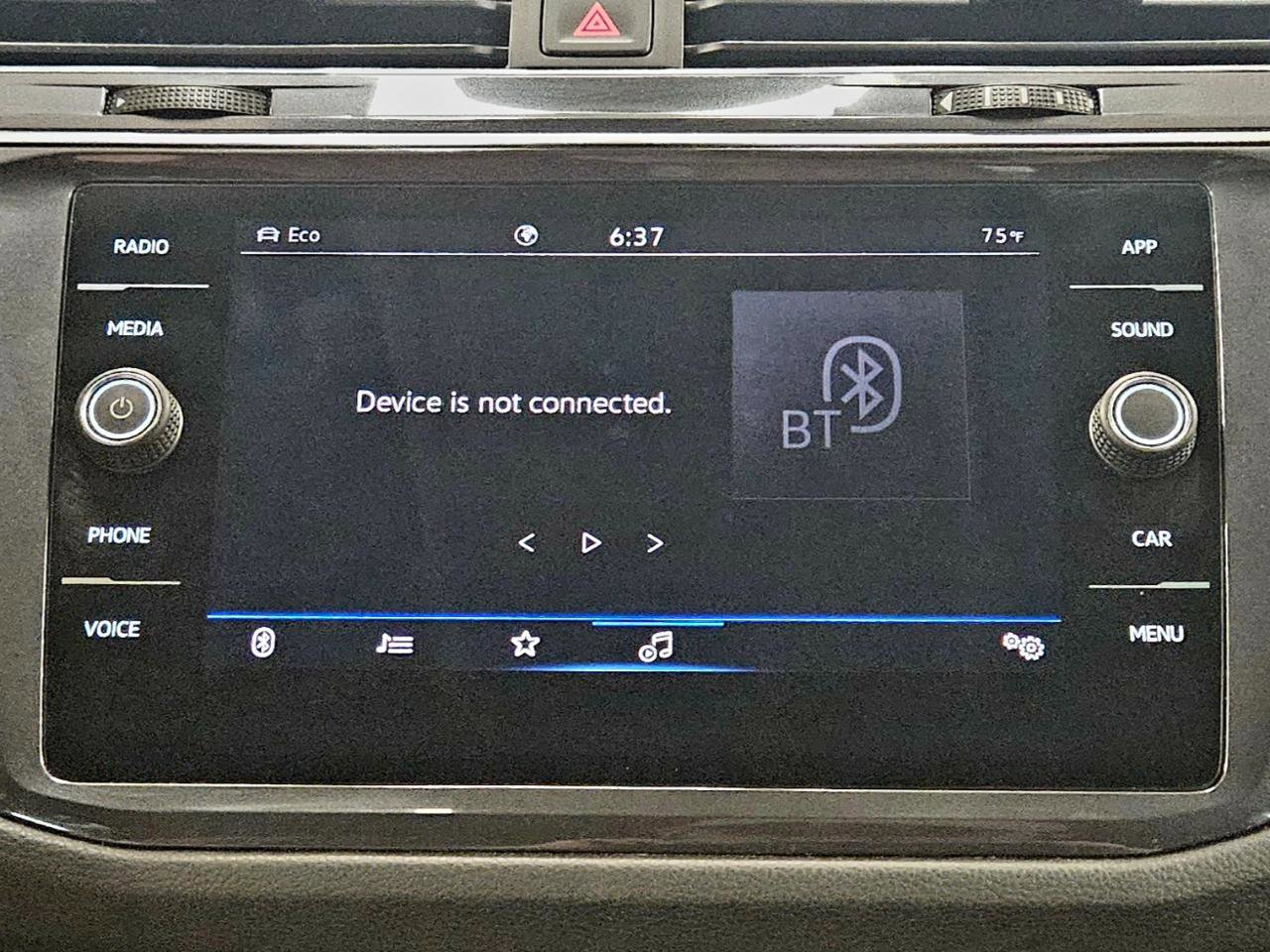 Used 2023 Volkswagen Tiguan SE image 21