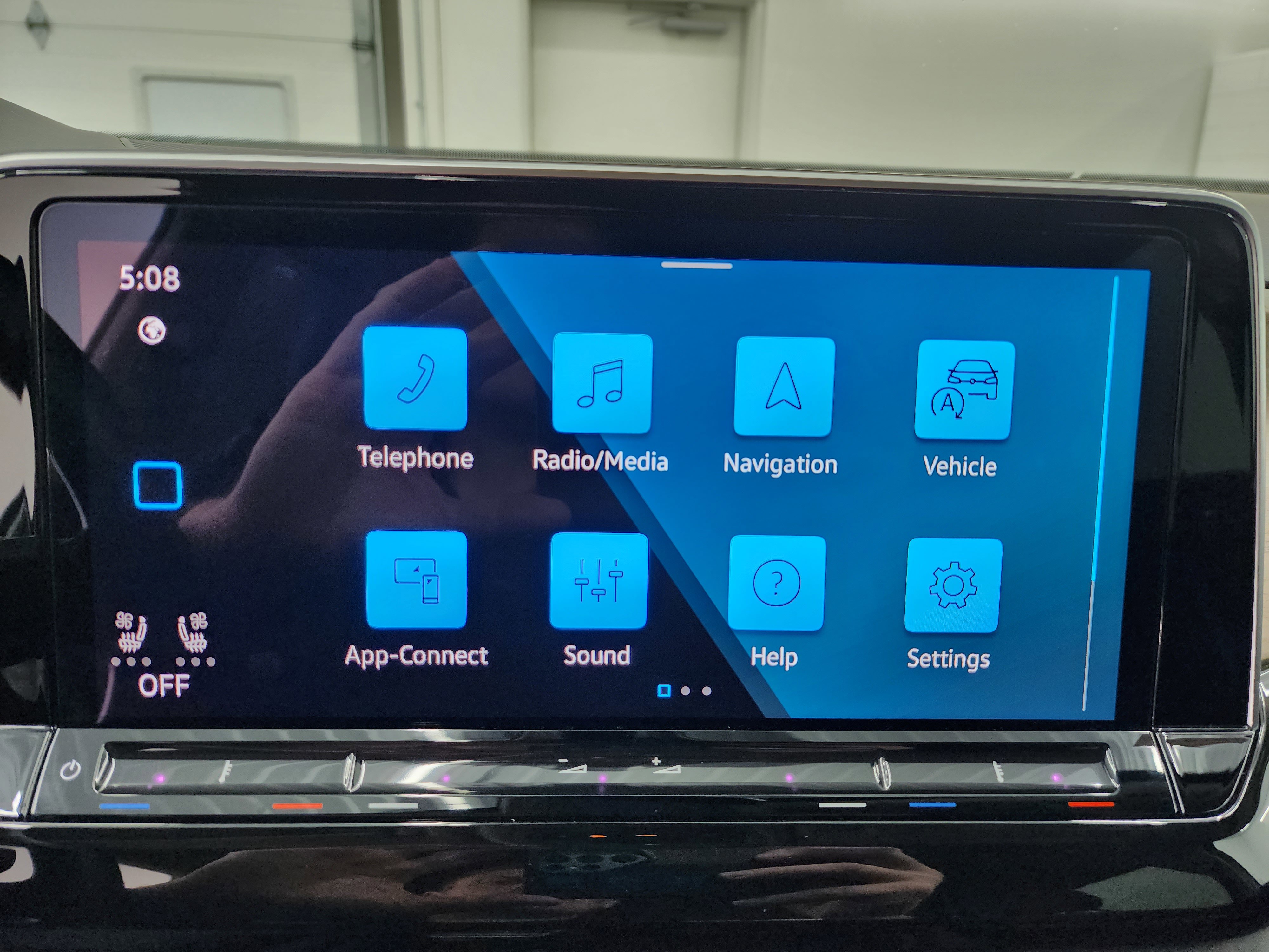 Used 2025 Volkswagen Atlas SE image 52