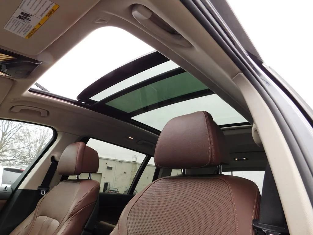 Used 2019 BMW X7 xDrive50i w/ Premium Package image 17