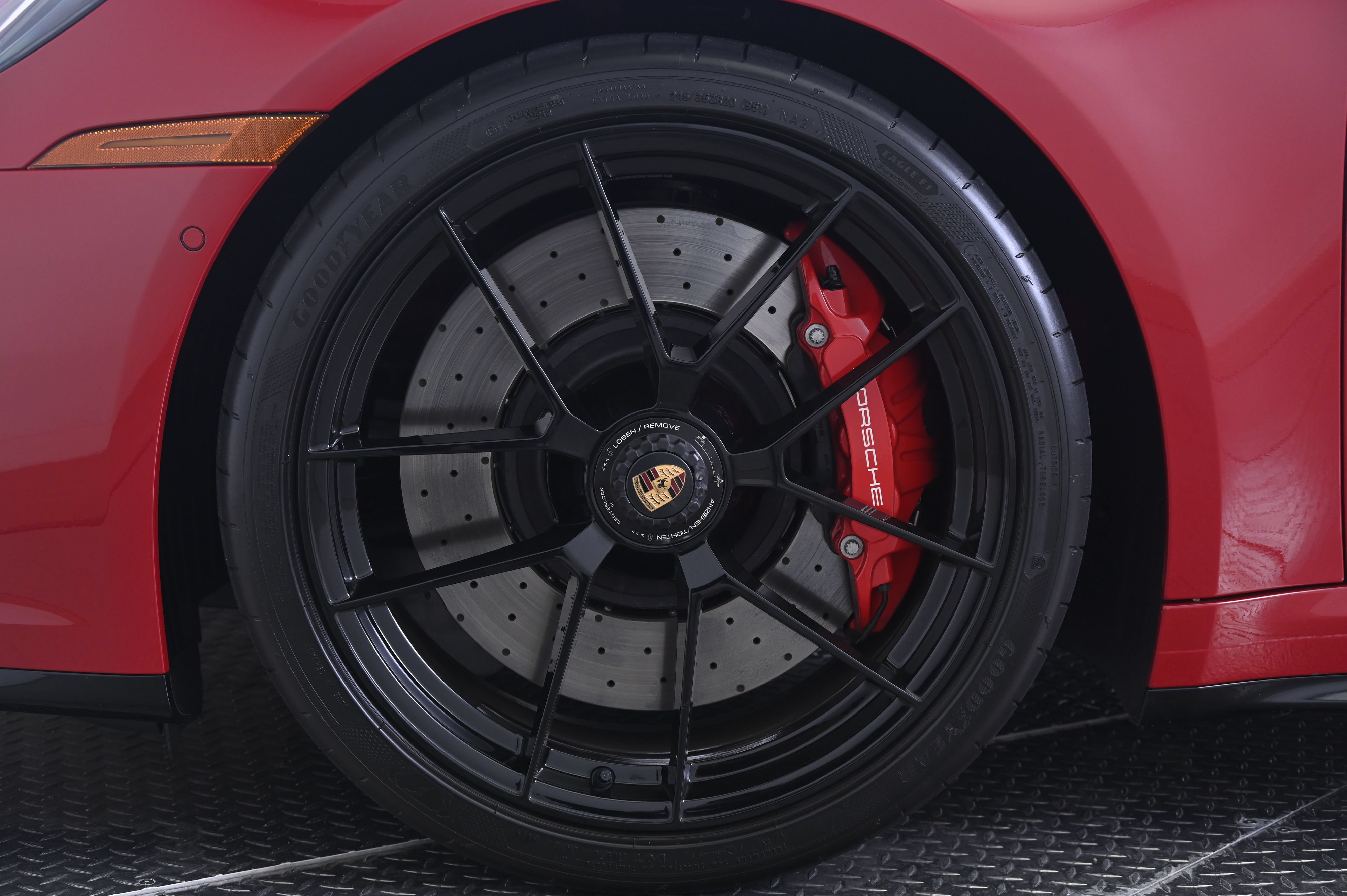 Certified 2025 Porsche 911 Carrera GTS RWD image 14