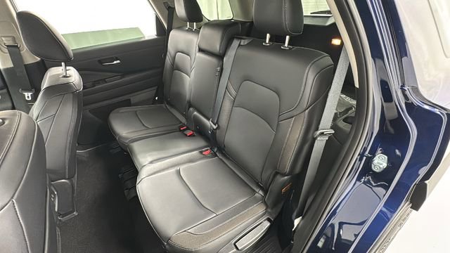 New 2026 Nissan Pathfinder SL image 12