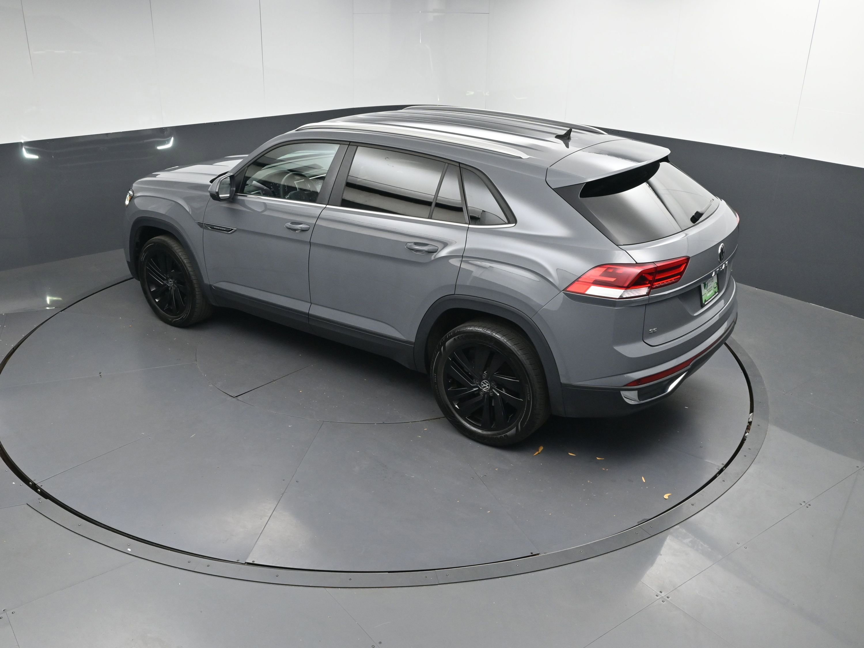 Used 2023 Volkswagen Atlas Cross Sport SE image 35