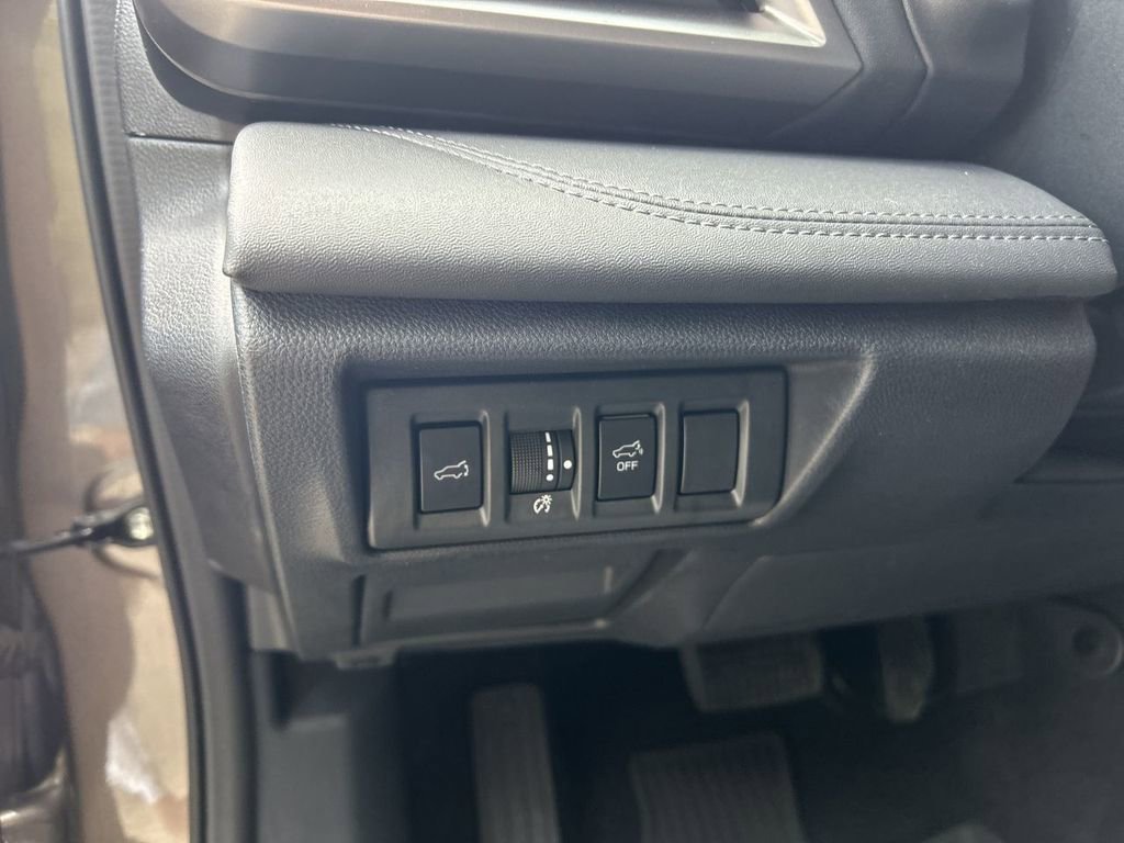 Certified 2024 Subaru Outback Limited AWD/4WD image 17