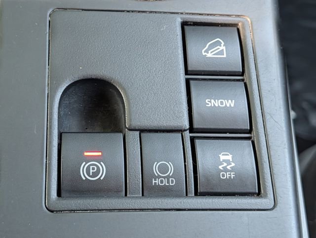 Used 2023 Toyota Highlander XLE AWD/4WD image 16