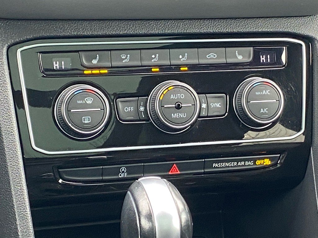 Certified 2022 Volkswagen Atlas Cross Sport SE w/ Panoramic Sunroof Package image 11