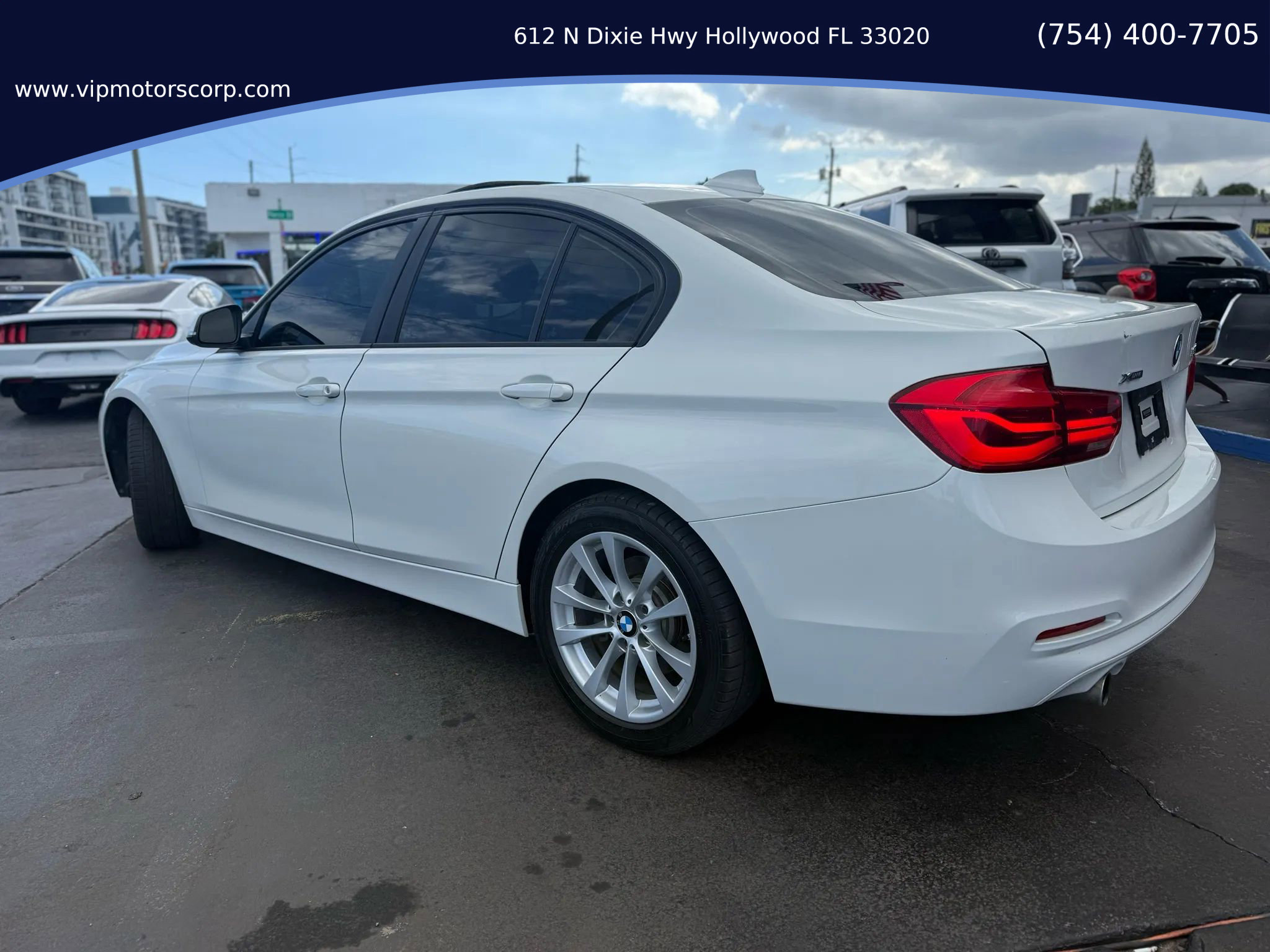 Used 2018 BMW 320i xDrive Sedan image 3