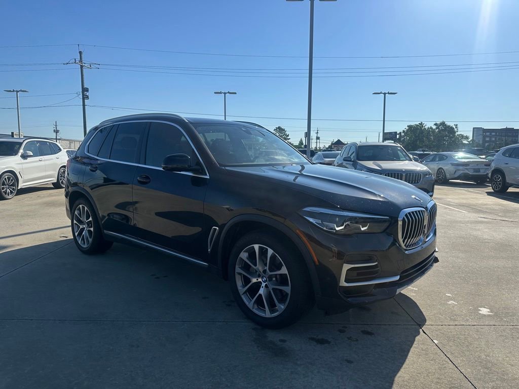 Certified 2023 BMW X5 sDrive40i w/ Premium Package RWD image 3