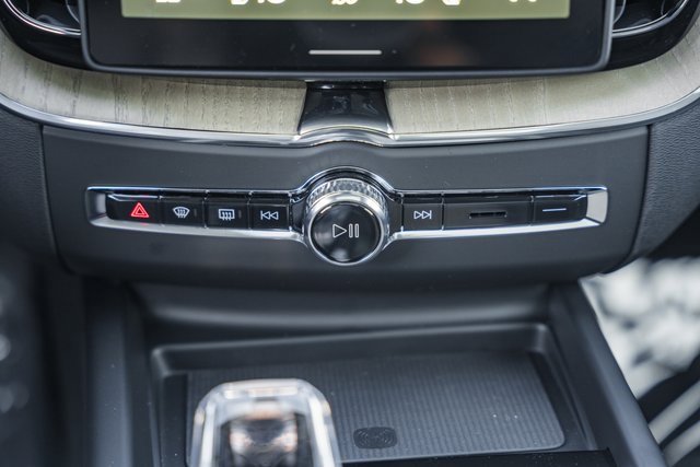 New 2026 Volvo XC60 B5 Ultra w/ Protection Package Premier image 23