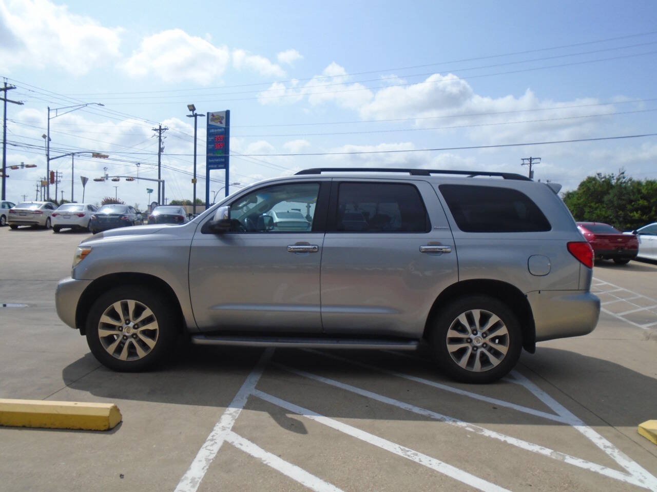 Used 2016 Toyota Sequoia Limited w/ Safety & Convenience Package RWD image 3