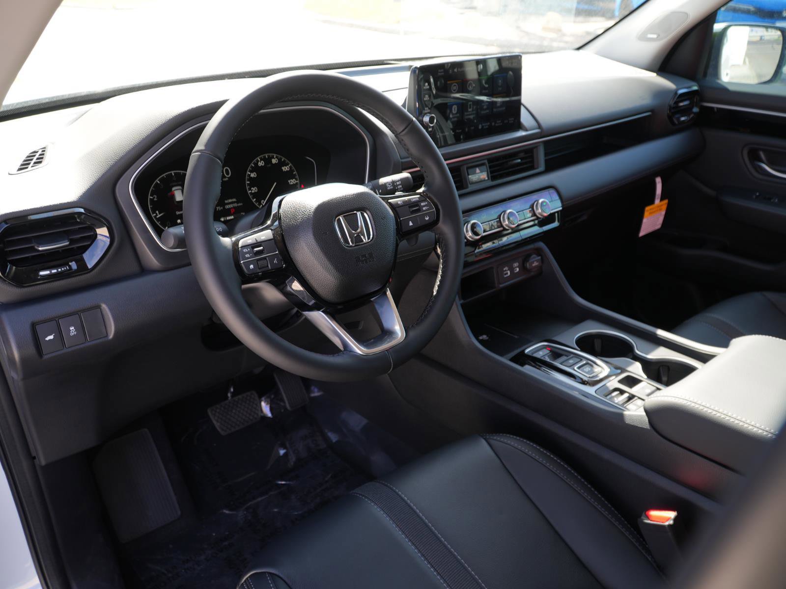 New 2025 Honda Pilot Touring image 15