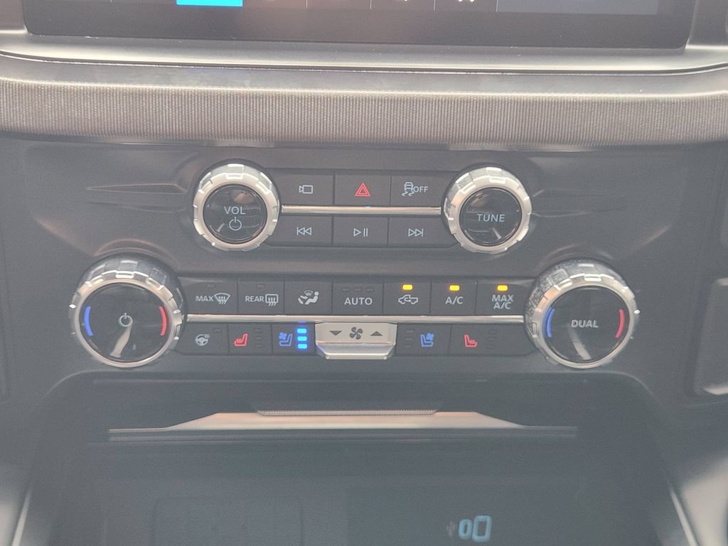 Certified 2026 Ford F250 Platinum AWD/4WD image 18