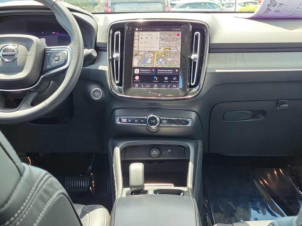 Used 2023 Volvo XC40 B5 Core w/ Convenience Package AWD/4WD image 17