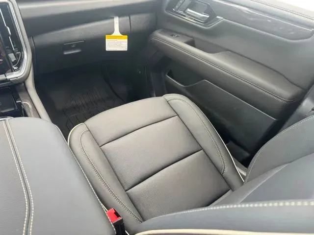 New 2026 GMC Yukon Elevation w/ Elevation Premium Package AWD/4WD image 23